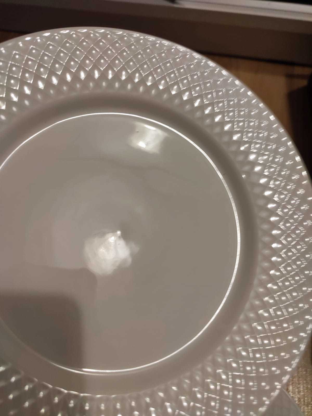 Фотография покупателя товара Набор тарелок десертных фарфоровых Wilmax «Юлия Высоцкая», 6 предметов: d=20 см, цвет белый