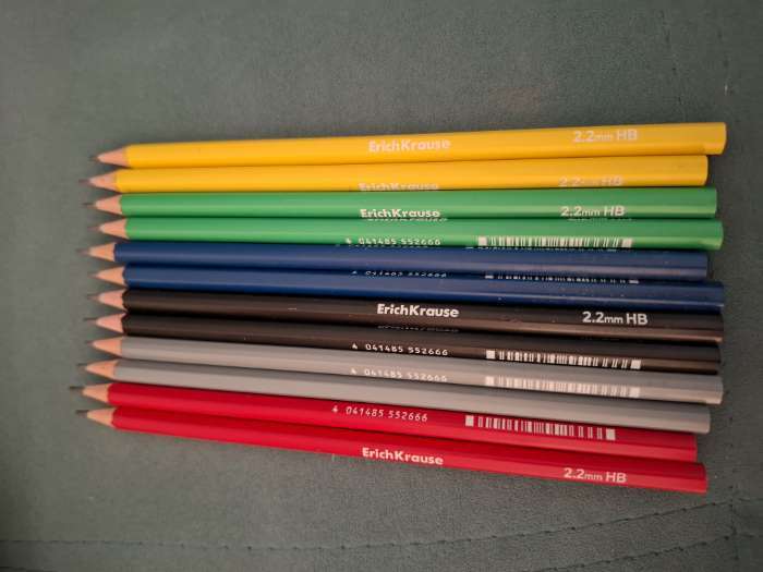 Фотография покупателя товара Карандаш чернографитный ErichKrause "Classic 100", HB, грифель d=2.2 мм, пластик, шестигранный, в коробке, микс - Фото 1