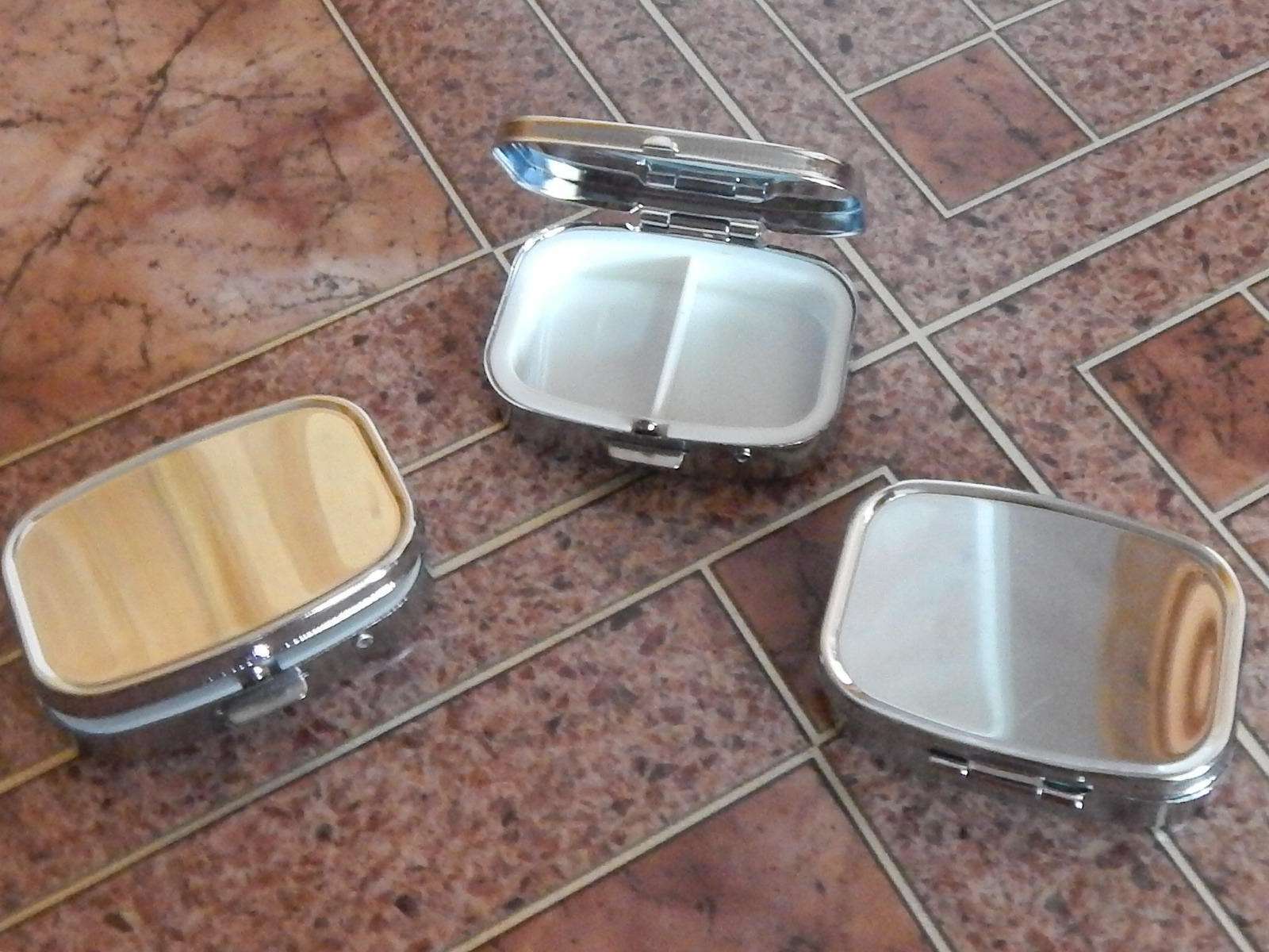 Фотография покупателя товара Таблетница с зеркальной поверхностью, 2 секции, цвет серебряный - Фото 1