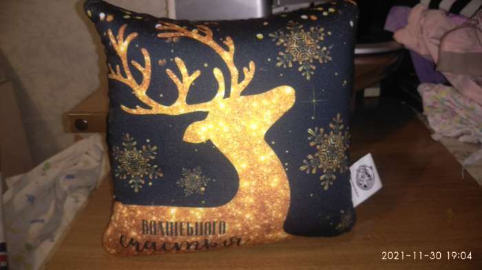Фотография покупателя товара Новогодняя подушка-антистресс «Волшебного счастья», золотой олень, 23 х 23 см.