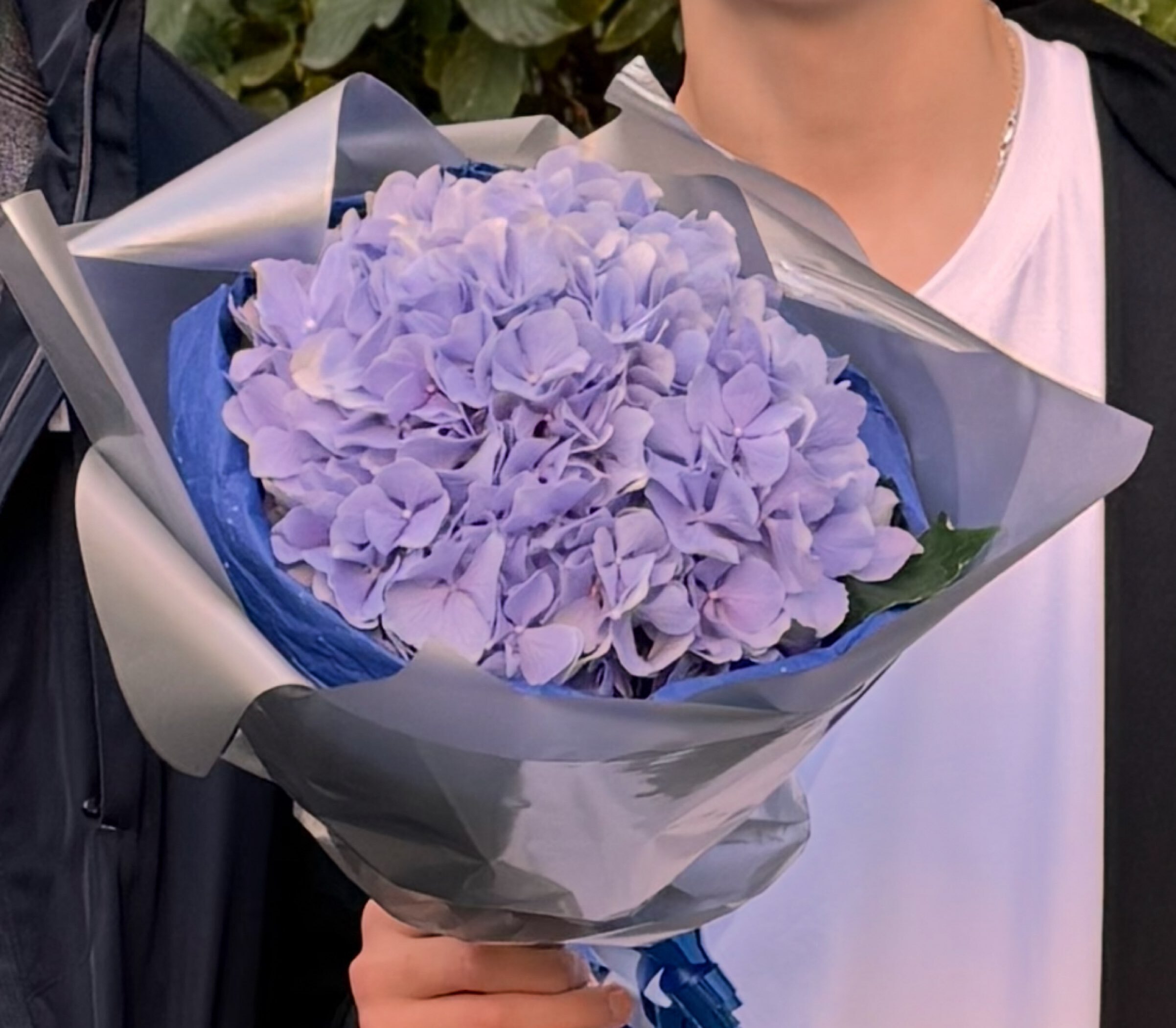 Фотография покупателя товара Пленка для цветов матовая,«Тишью», 20 микрон, 57×57 см, серебро - Фото 2