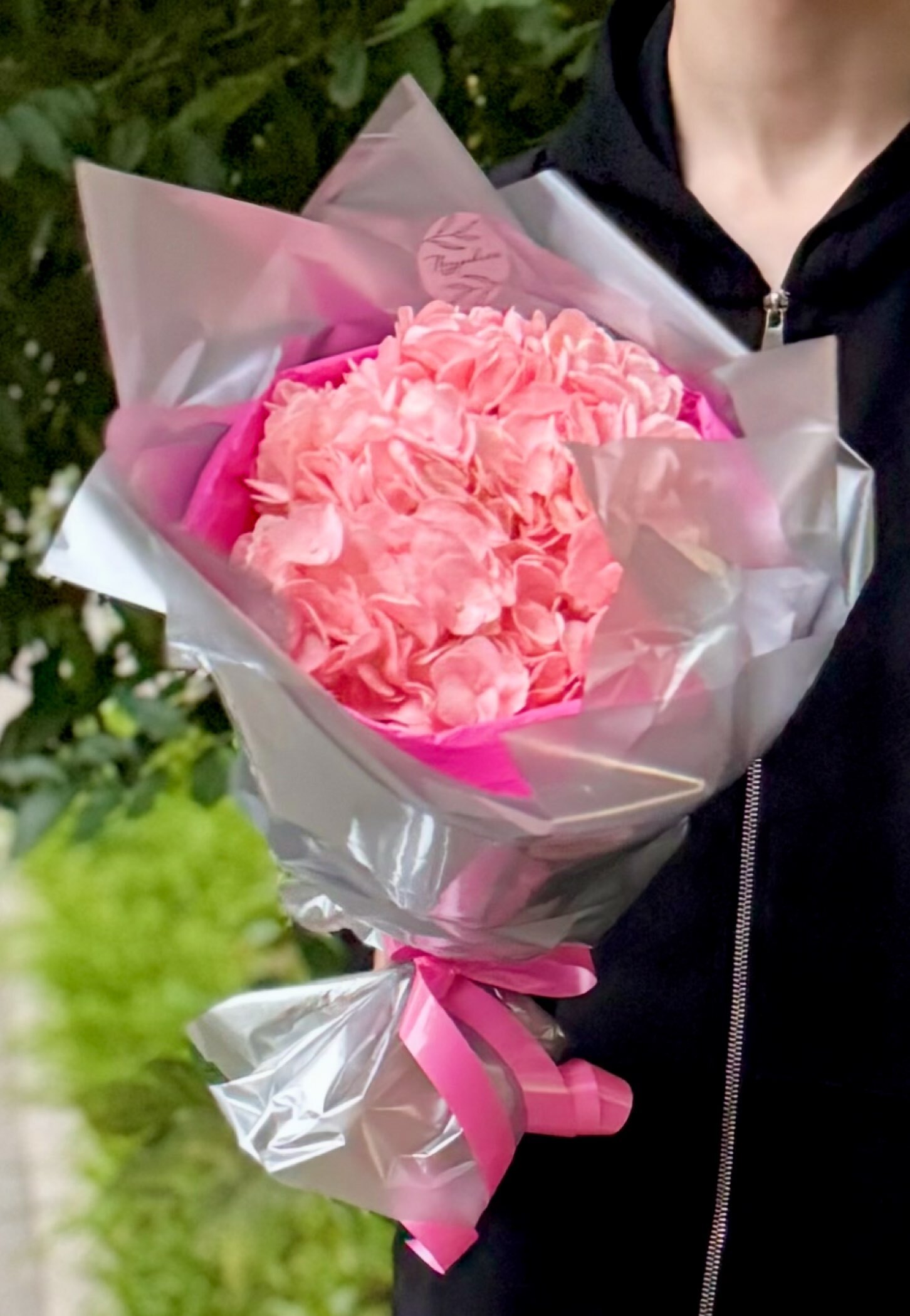 Фотография покупателя товара Пленка для цветов матовая,«Тишью», 20 микрон, 57×57 см, серебро - Фото 5