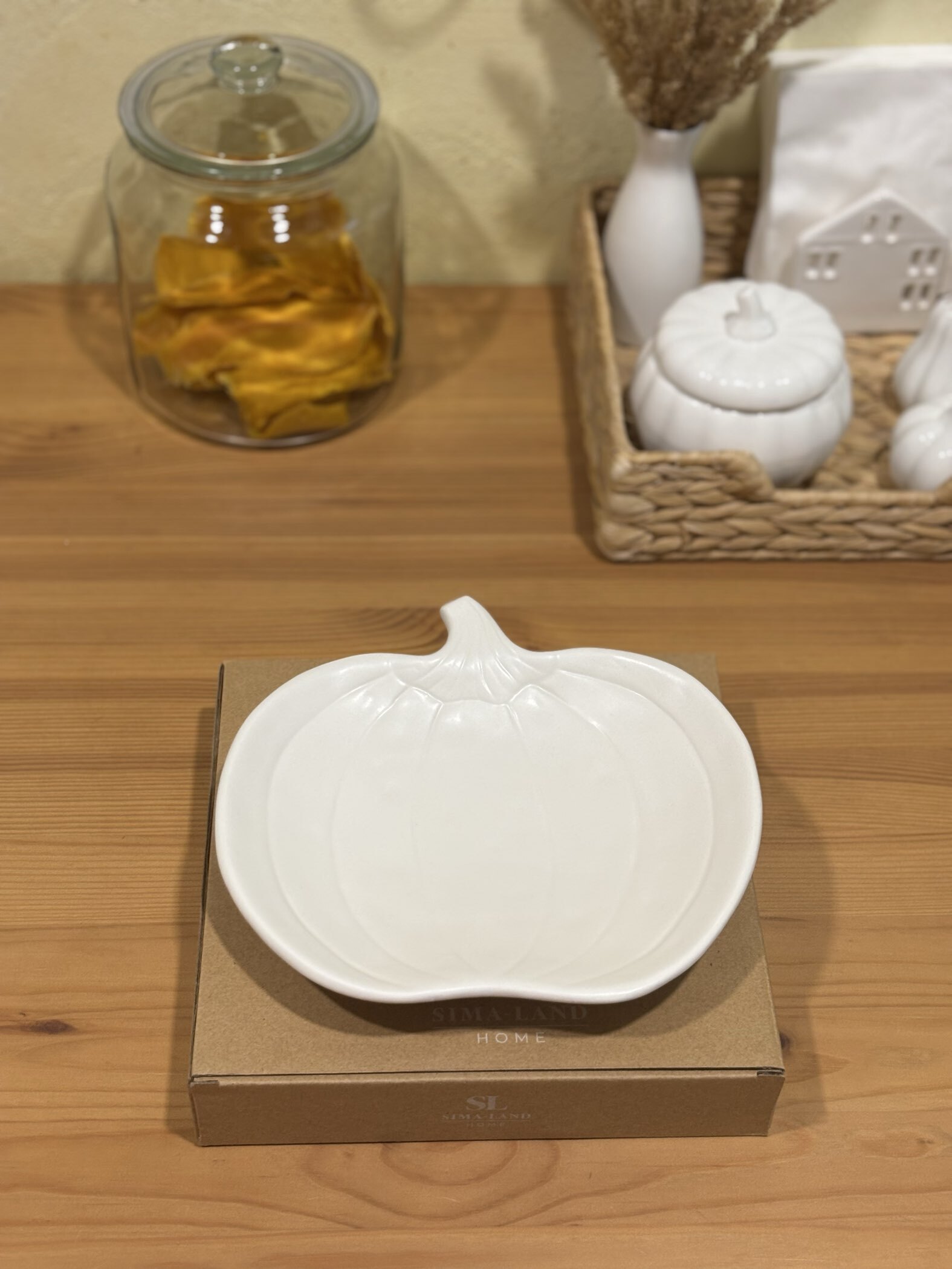 Фотография покупателя товара Тарелка SL Home «Осенний бриз», 20.3×20×3.5 см, доломит, белая - Фото 2