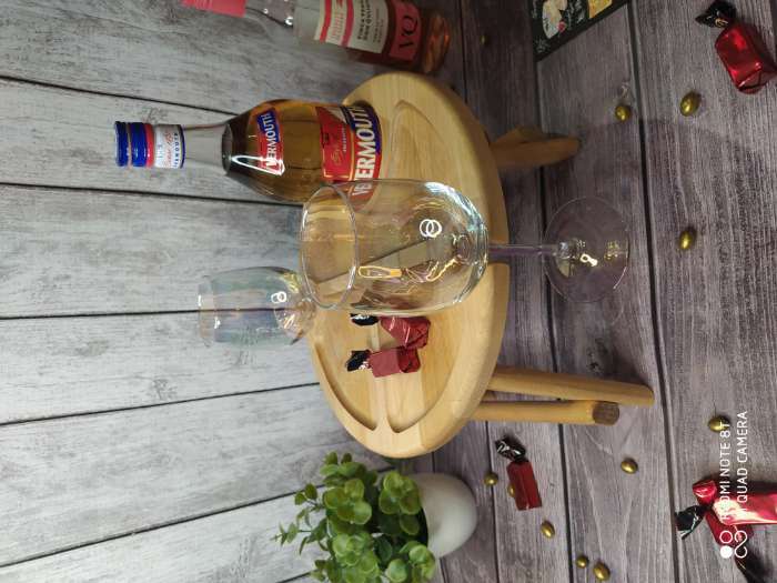 Фотография покупателя товара Столик - поднос для вина Adelica, с менажницей и складными ножками, на 2 персоны, d=32×1,8 см, берёза - Фото 3