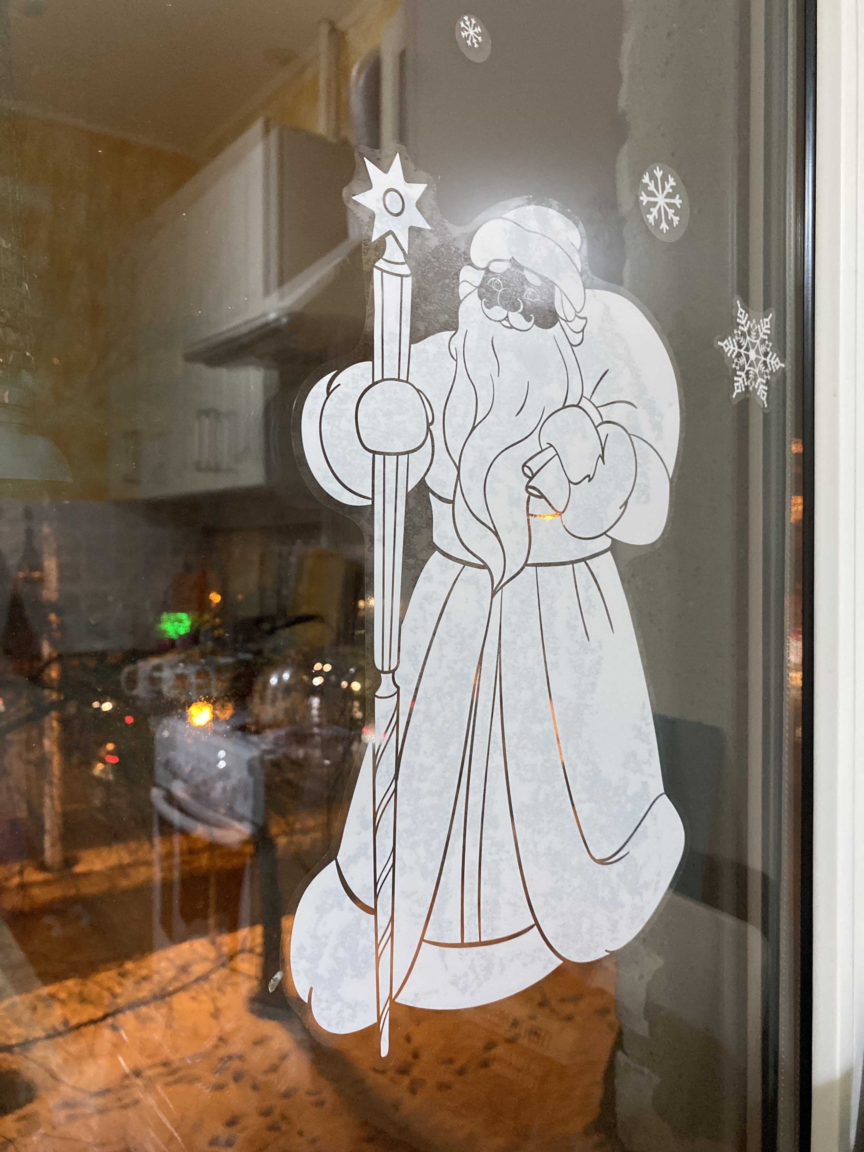 Фотография покупателя товара Наклейки для окон «Cнежинки», многоразовая, 33 х 50 см, Новый год - Фото 41