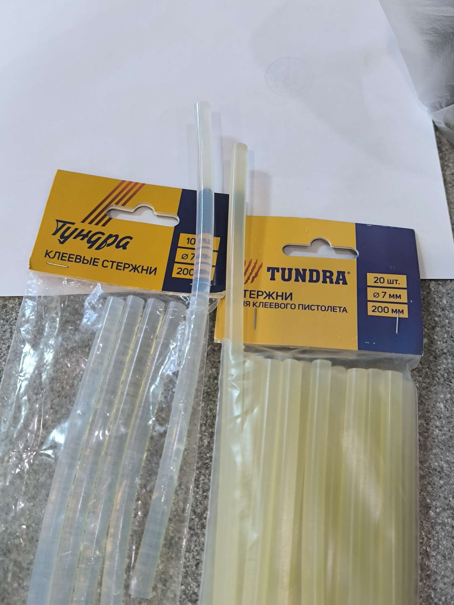 Фотография покупателя товара Стержни клеевые ТУНДРА, 7×200 мм, 20 шт. - Фото 1