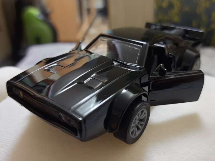 Фотография покупателя товара Машина металлическая «Джип», инерционная, 1:36, открываются двери, цвет оранжевый - Фото 2