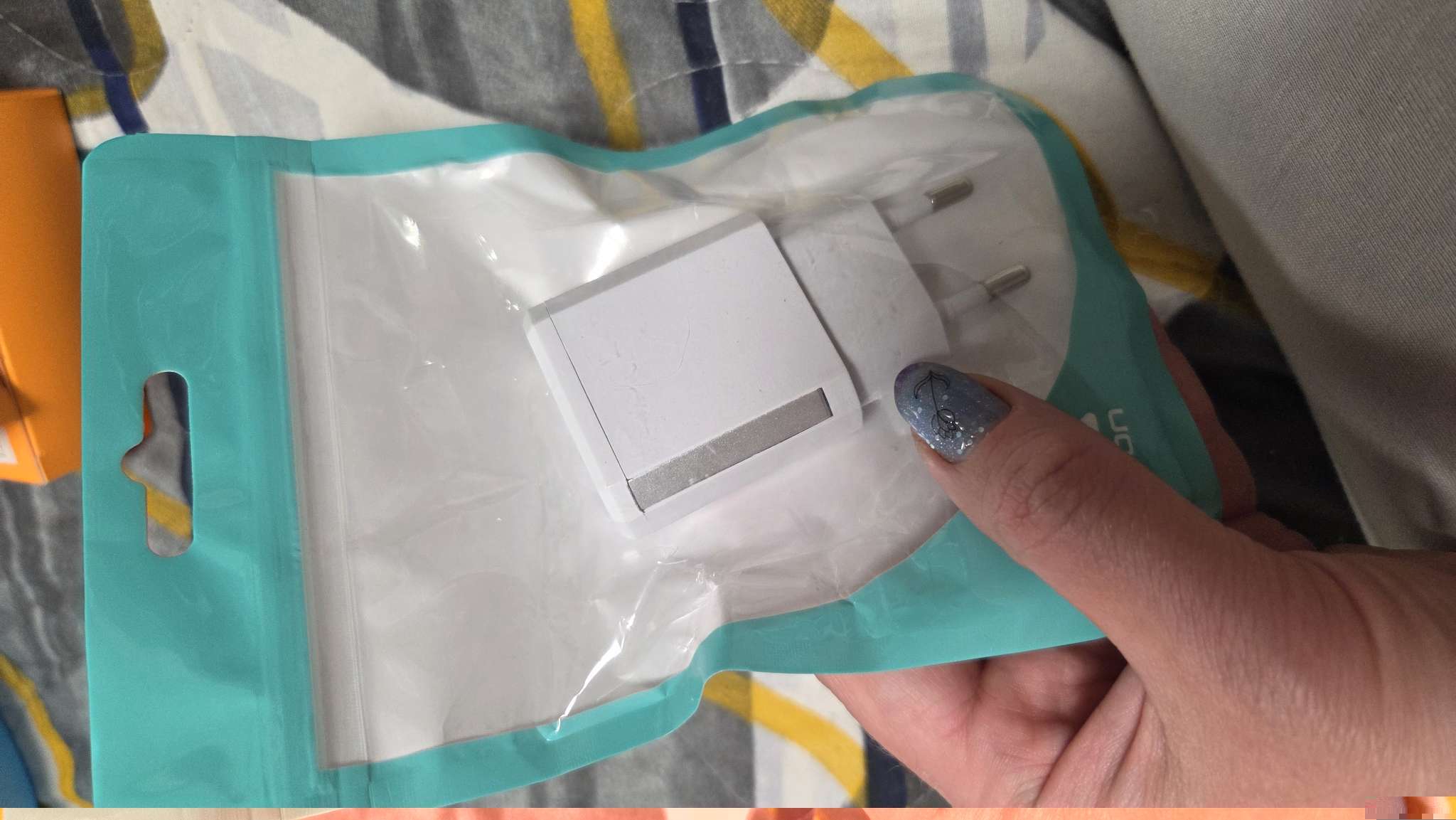 Фотография покупателя товара Сетевое зарядное устройство Luazon LN-10, 2 USB, 2.1/1 A, белое - Фото 1