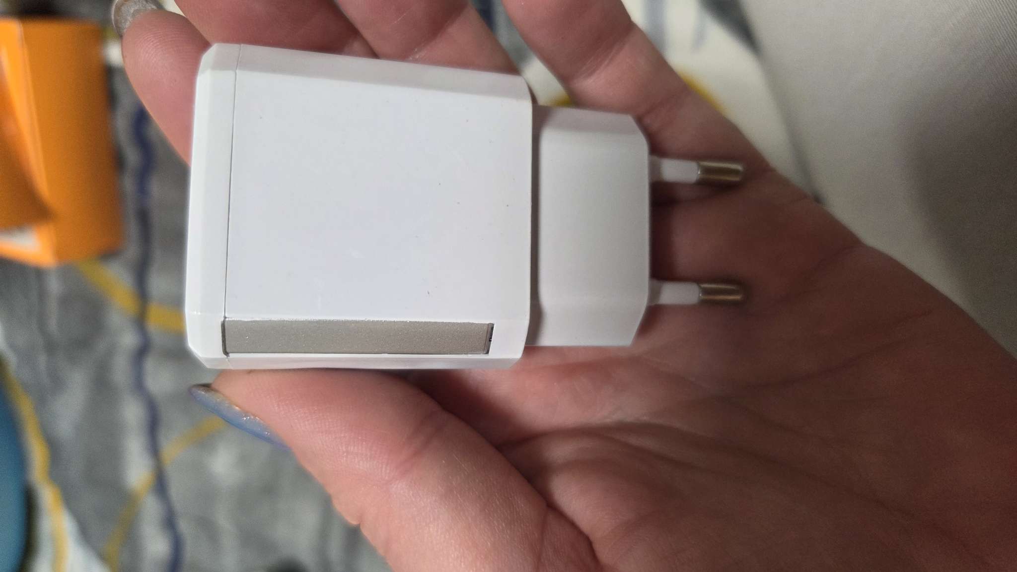 Фотография покупателя товара Сетевое зарядное устройство Luazon LN-10, 2 USB, 2.1/1 A, белое - Фото 2