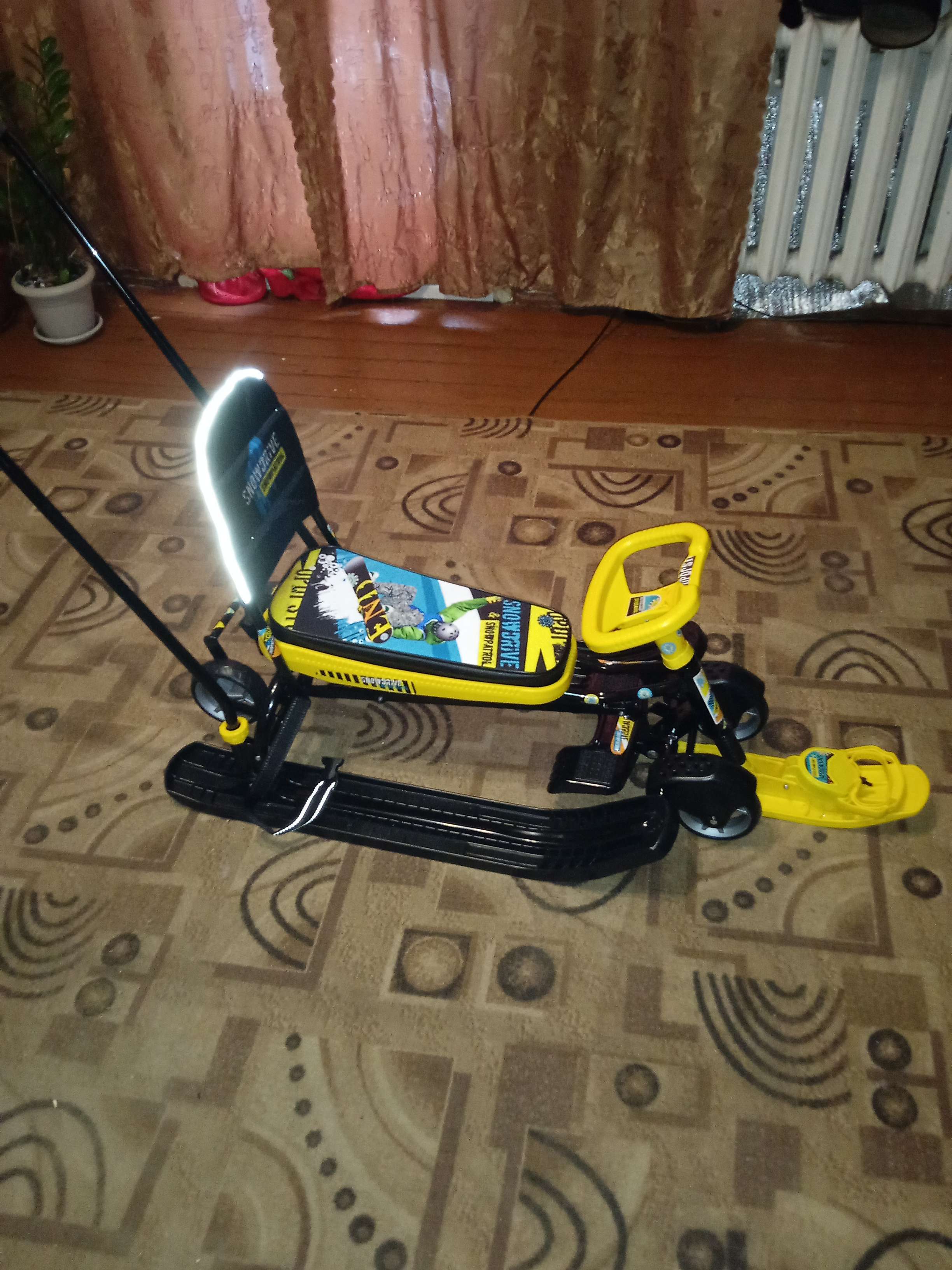 Фотография покупателя товара Снегокат с колёсами «Тимка спорт 6 «Ми-ми-мишки», с родительской ручкой, со спинкой и ремнём безопасности, цвет жёлтый - Фото 13