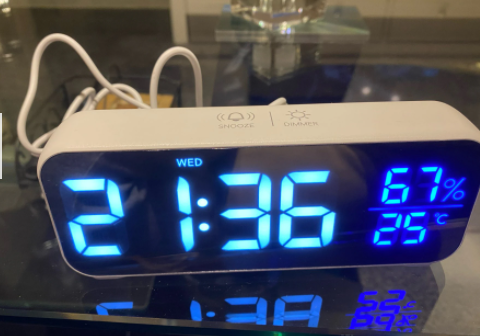 Фотография покупателя товара Часы - будильник электронные настольные: календарь, термометр, гигрометр, 16.8 х 6.6 см - Фото 3