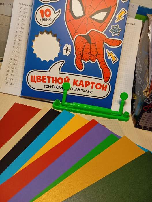 Фотография покупателя товара Цветной картон с блёстками, А4, 10 листов, 10 цветов, немелованный, двусторонний, в папке, 250 г/м², «Человек-паук» - Фото 13