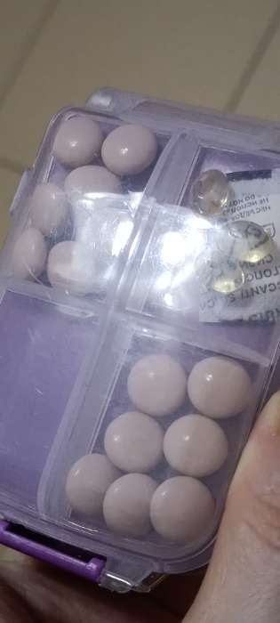 Фотография покупателя товара Таблетница «Максимум», 10×6.5×3.5 см, 8 секций, сиреневая - Фото 5