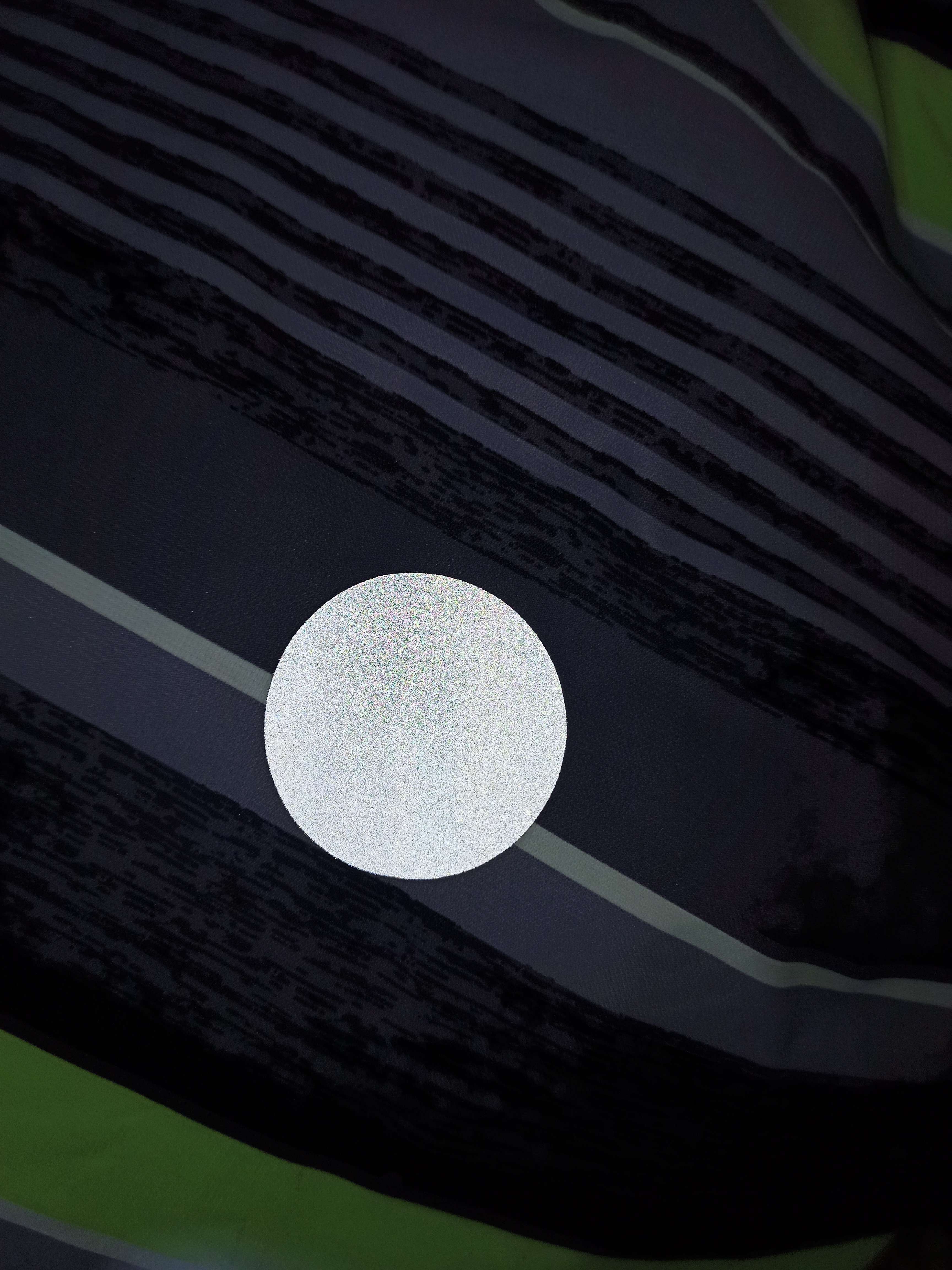 Фотография покупателя товара Светоотражающая термонаклейка «Круг», d = 5 см, 5 шт, цвет серый - Фото 1