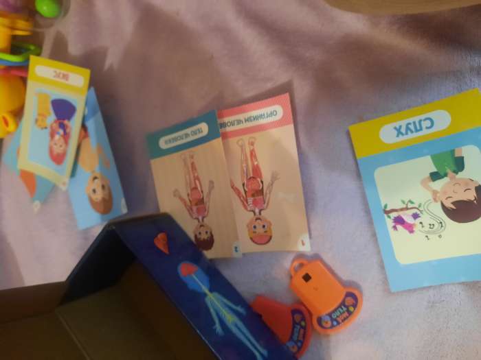 Фотография покупателя товара Игровой набор с проектором «Моё тело», звук, свет, 24 карточки - Фото 3