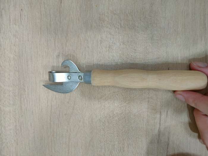 Фотография покупателя товара Нож консервный с деревянной ручкой, с заклепками - Фото 1