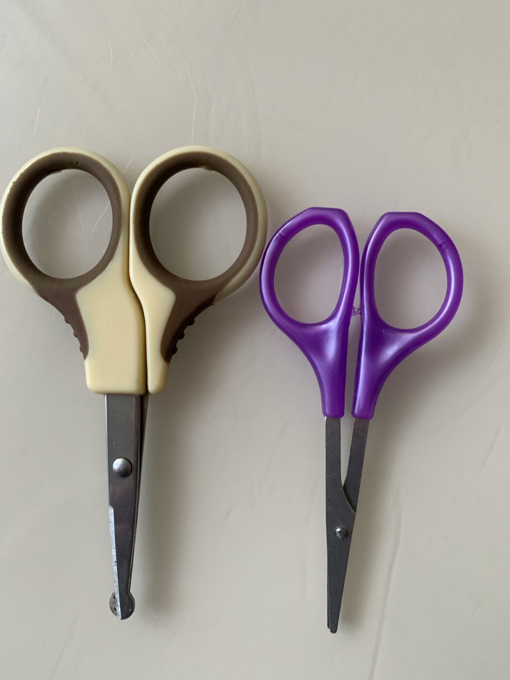 Фотография покупателя товара Ножницы маникюрные, прямые, узкие, 9 см, МИКС - Фото 1