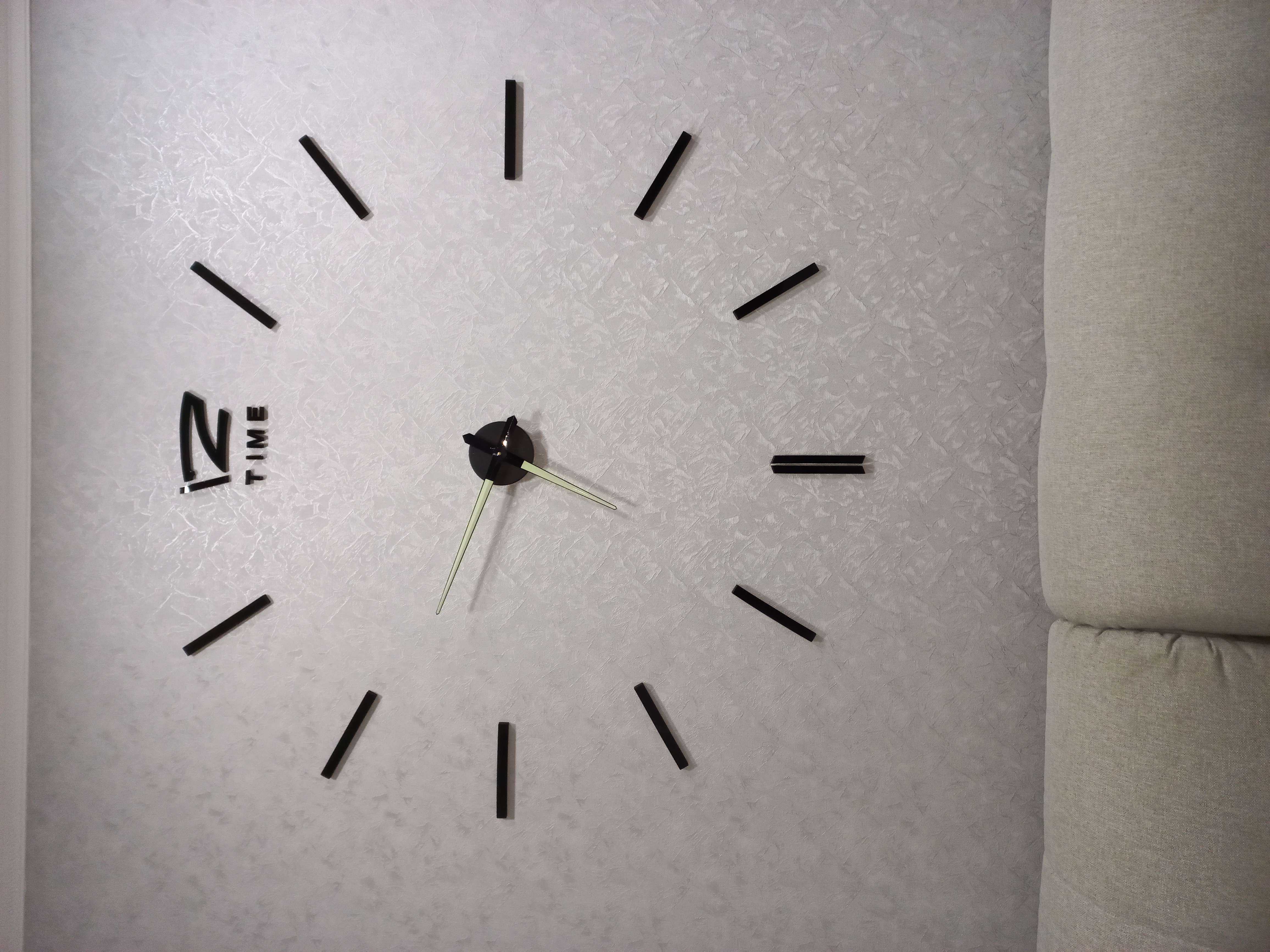 Фотография покупателя товара Часы-наклейка, серия: DIY, "Кайро", плавный ход, флуоресцентные стрелки, 120 х 120 см, 1 АА - Фото 1