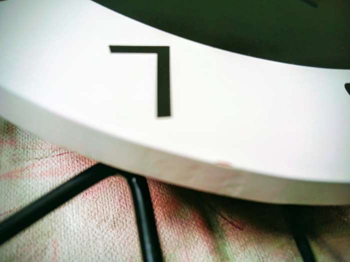 Фотография покупателя товара Часы настенные интерьерные «Бабочки», с маятником, плавный ход, 35×51 см - Фото 3