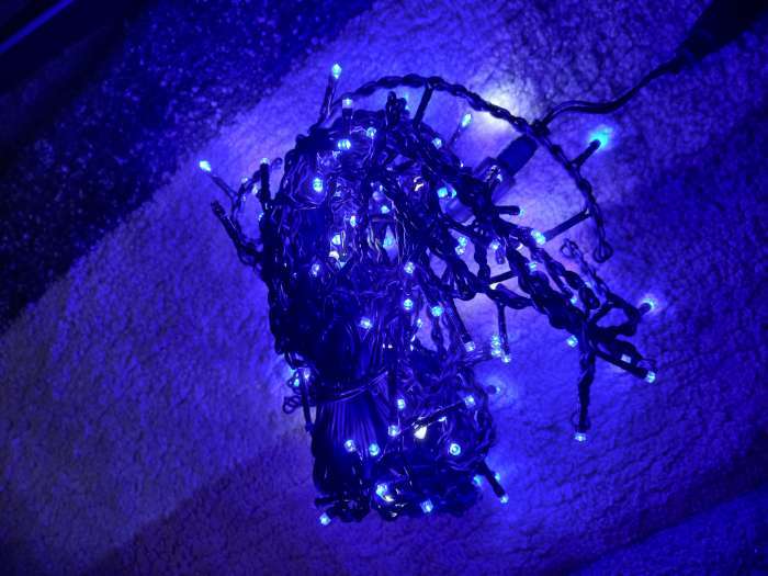 Фотография покупателя товара Гирлянда «Бахрома» 3 × 0.6 м, IP44, УМС, тёмная нить, 160 LED, свечение синее, мерцание белым, 220 В