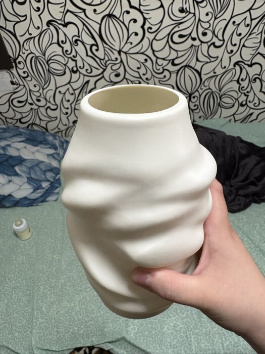 Фотография покупателя товара Ваза для цветов, пластик, 9×6×20 см, 1.7 л, белая - Фото 2