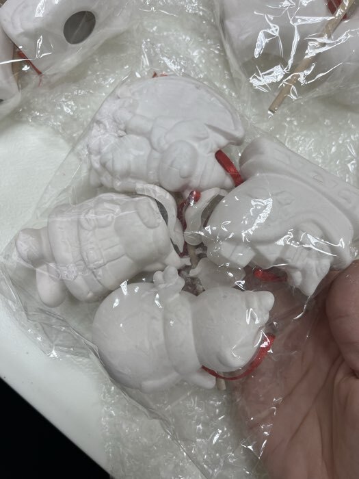 Фотография покупателя товара Ёлочные игрушки под раскраску «Волшебный», 4 шт., с подвесом, кисть - Фото 2