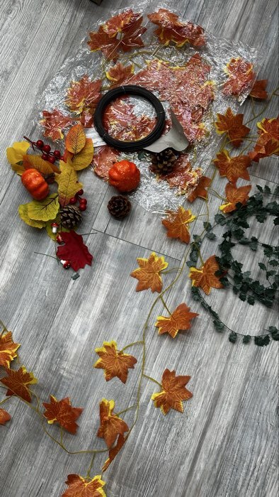 Фотография покупателя товара Декор «Гирлянда из листьев» длина: 2.4 м, ширина: 26 см, цвет красный - Фото 1