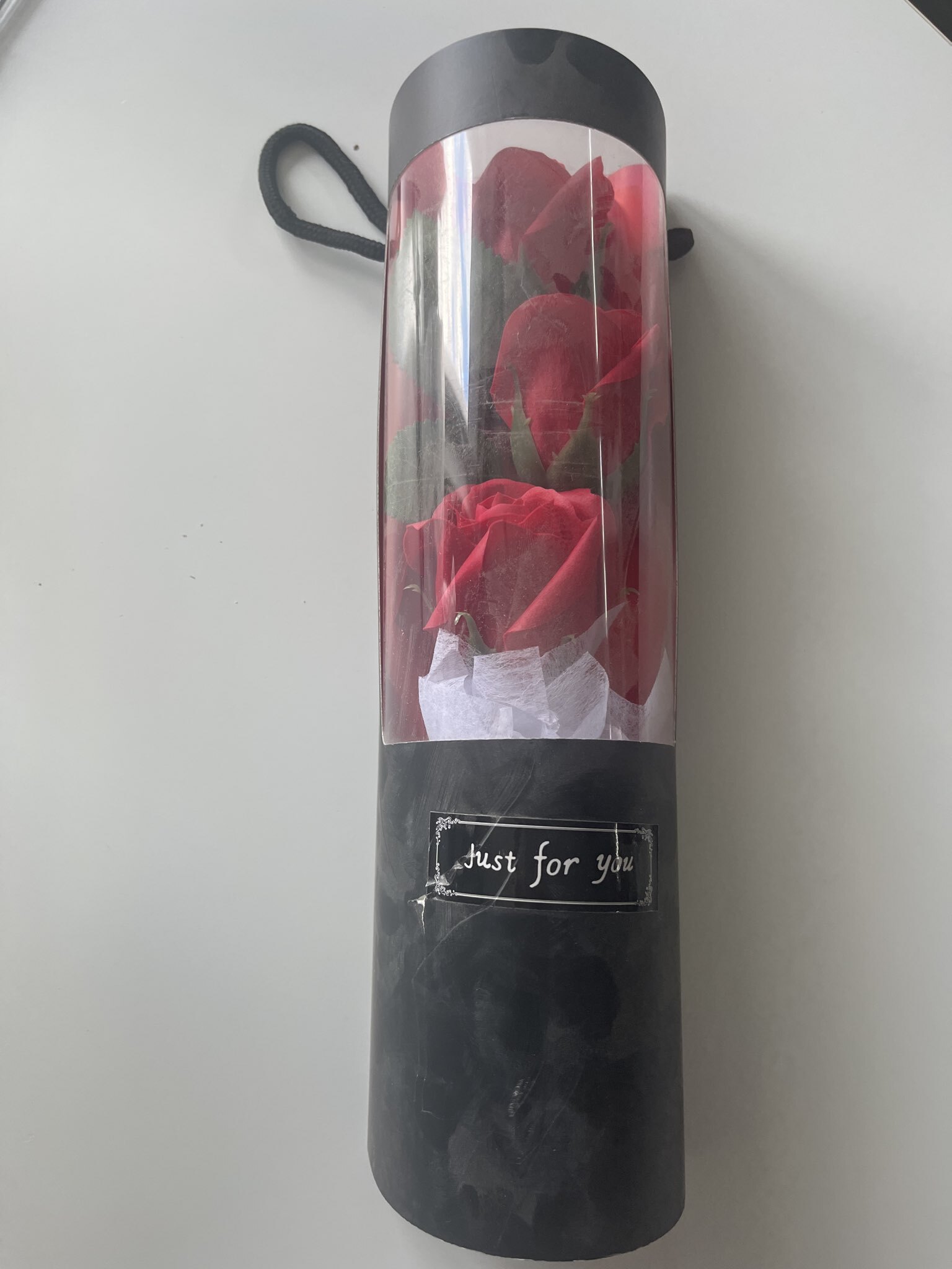 Фотография покупателя товара Подарочный букет из трех мыльных роз в колбе, красные - Фото 1