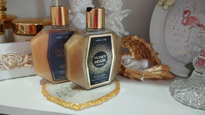 Фотография покупателя товара Гель для душа женский FLORAL ROMANCE, 230 мл, аромат бурбонской ванили, URAL LAB - Фото 3