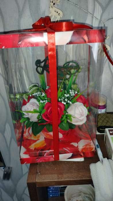 Фотография покупателя товара Коробка PVC, для цветов и букетов, с лентой, 28×18×18 см, красный - Фото 4