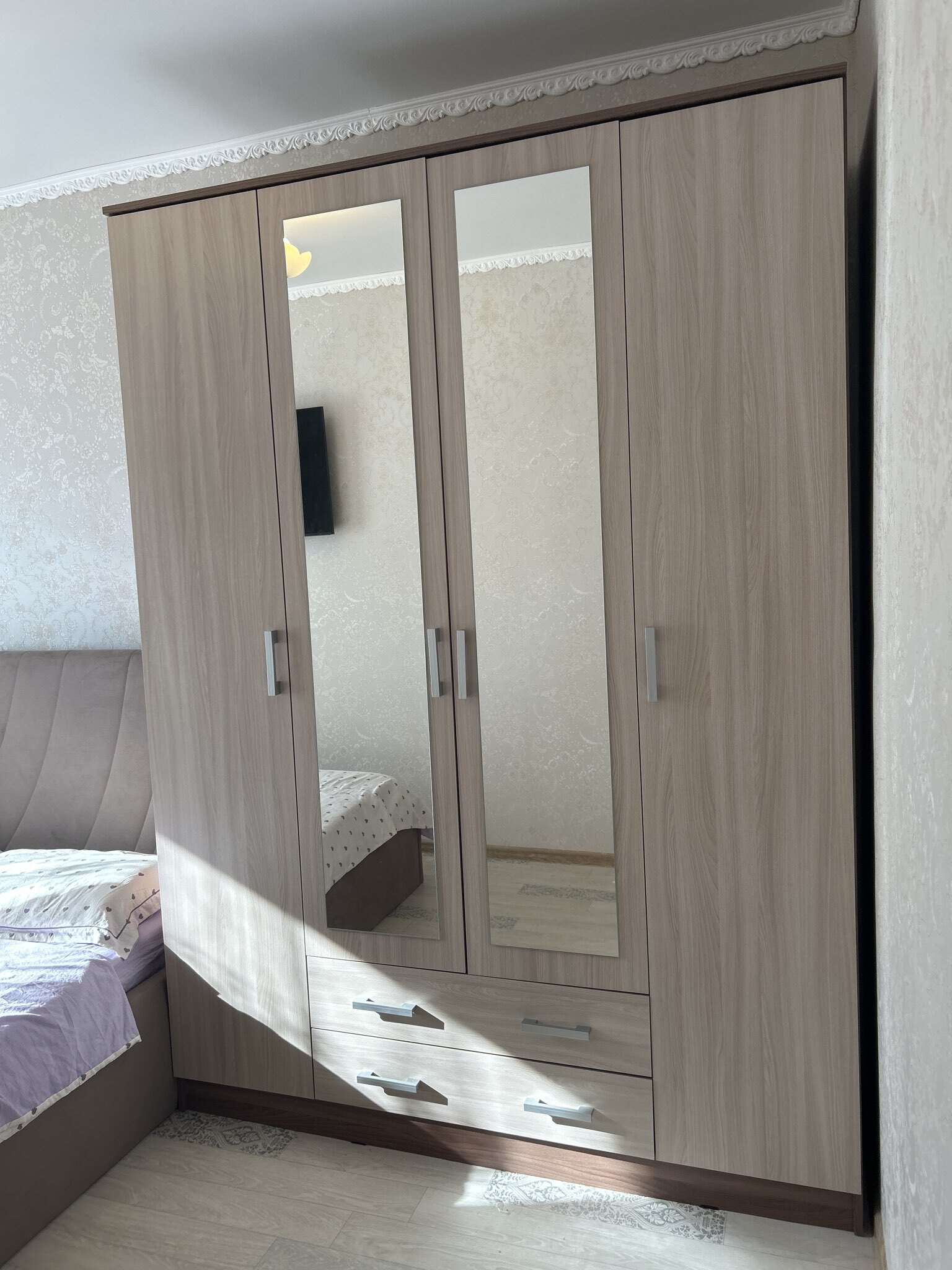 Фотография покупателя товара Шкаф четырехстворчатый «Квадро», 1600×487×2200 мм, цвет белый - Фото 5