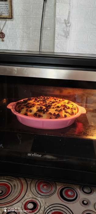 Фотография покупателя товара Форма для выпечки Доляна «Круг с ручками», силикон, 26×29×4.5 см, внутренний размер d=24 см, цвет розовый - Фото 1