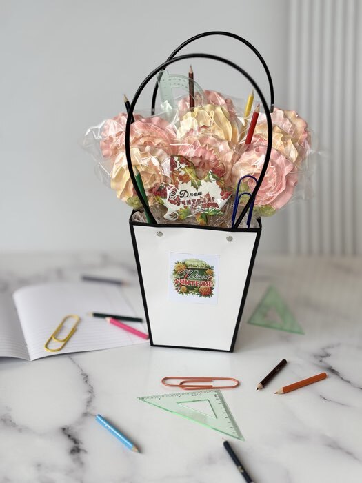 Фотография покупателя товара Сумка для цветов чёрная влагостойкая, 17×17 - 11.5×11.5 - 20 см - Фото 1