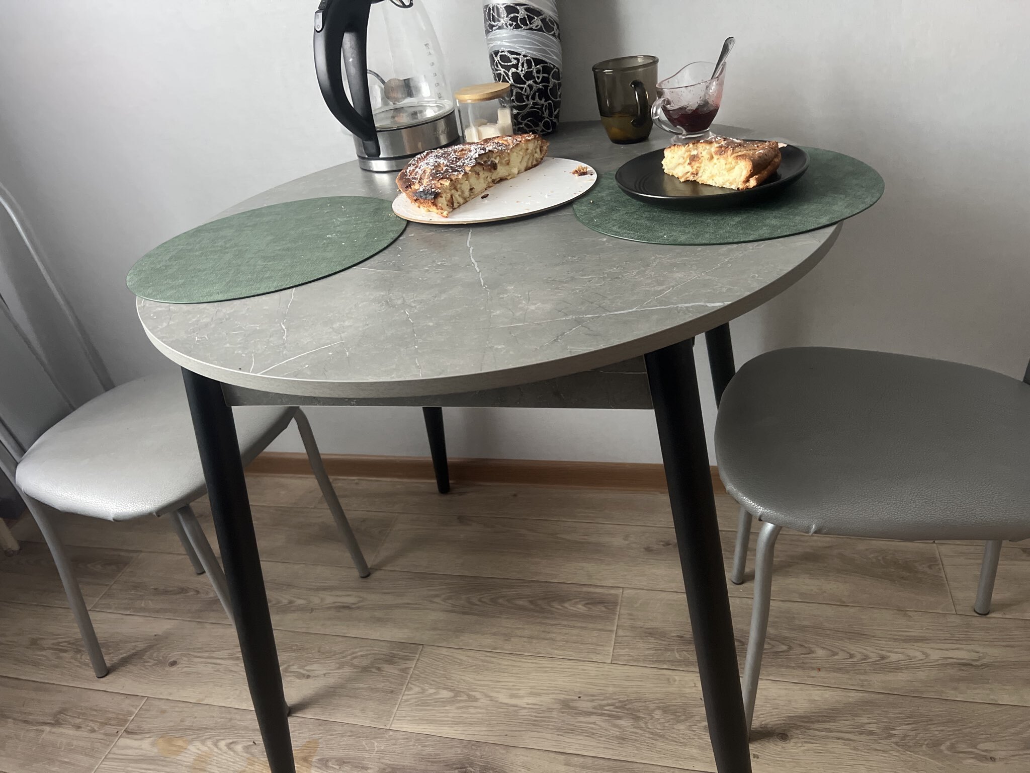 Фотография покупателя товара Стол раздвижной круглый «Орион мини», 800/1110×800×750 мм, ножки металл, черный/каспий тёмный - Фото 1