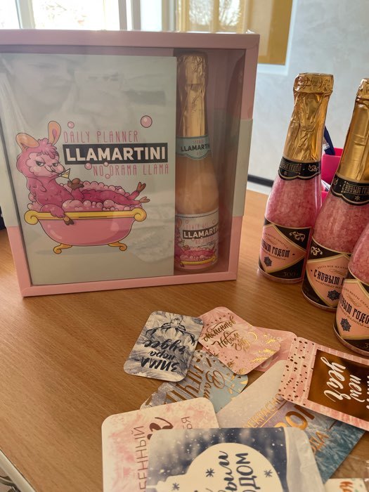 Фотография покупателя товара Набор Llamartini: гель для душа во флаконе шампанское, 250 мл, нежный парфюм; ежедневник, А5, 80 л - Фото 1