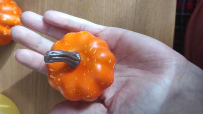 Фотография покупателя товара Фигурка для поделок и декора «Тыква», набор 2 шт., размер 1 шт. — 7×7×7.5 см, цвет оранжевый - Фото 3