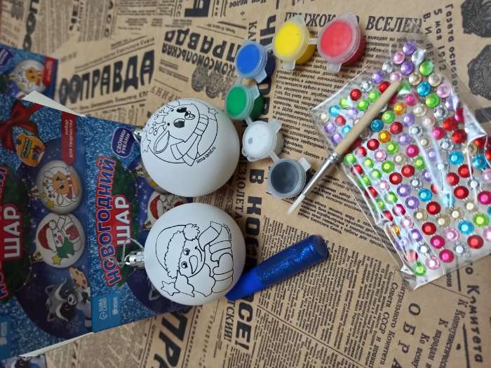 Фотография покупателя товара Ёлочные шары под раскраску на новый год «Подарок для тебя», 2 шт, новогодний набор для творчества