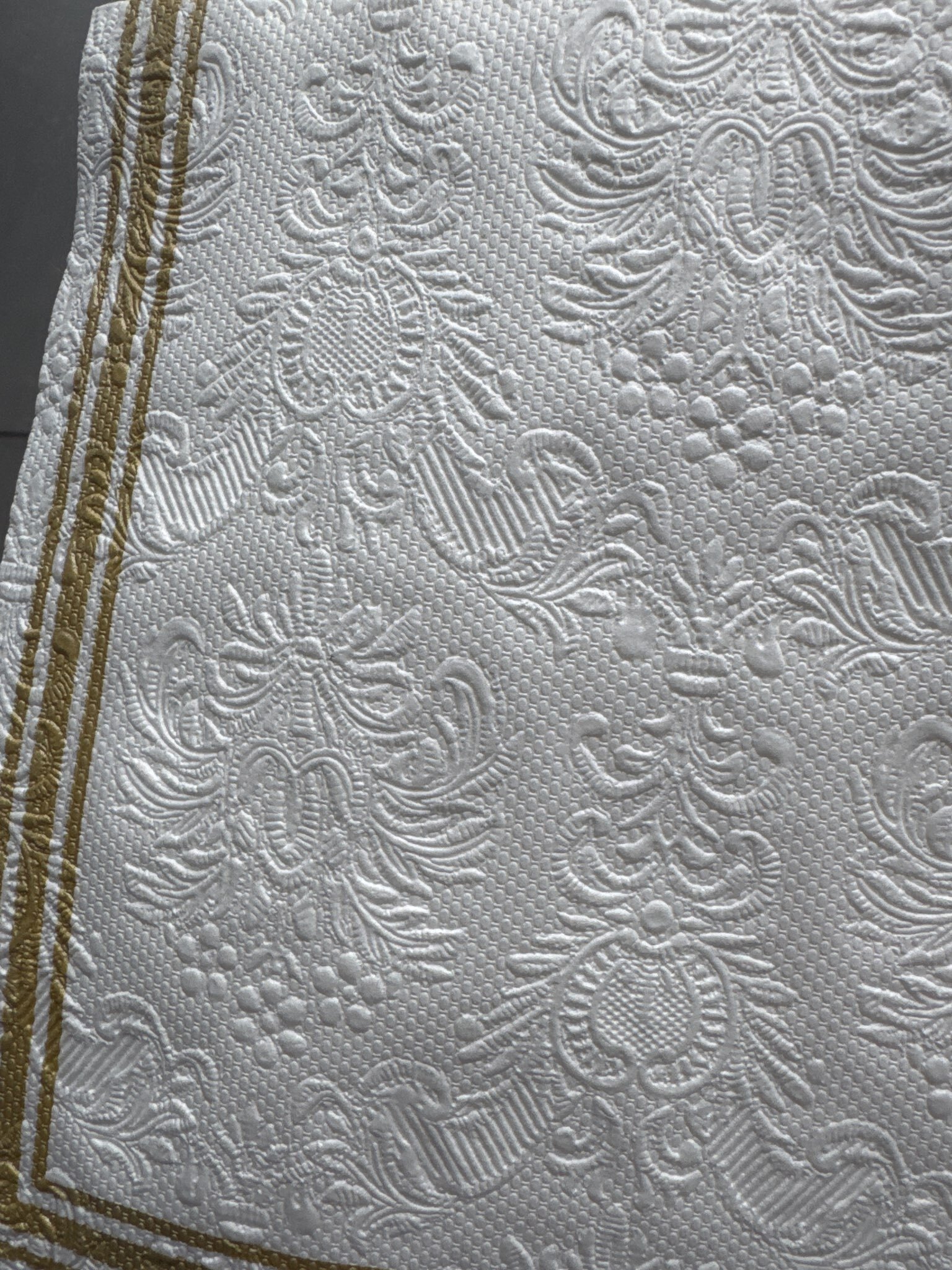 Фотография покупателя товара Салфетки бумажные трёхслойные «Барокко», 33×33, 16 шт. - Фото 1