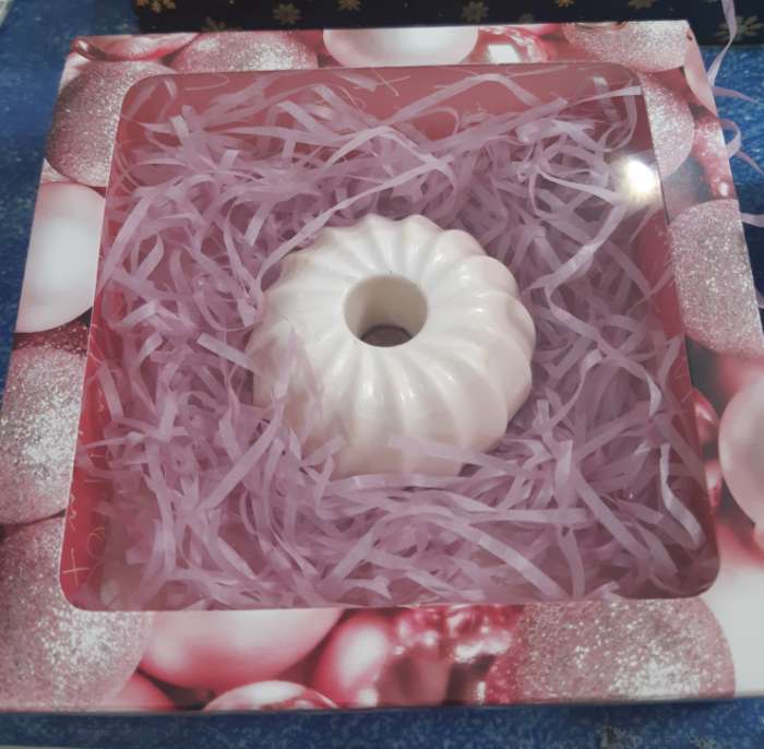 Фотография покупателя товара Коробка под 9 конфет с ячейками «Уютных моментов» 14,5 х 14,5 х 3,5 см - Фото 10