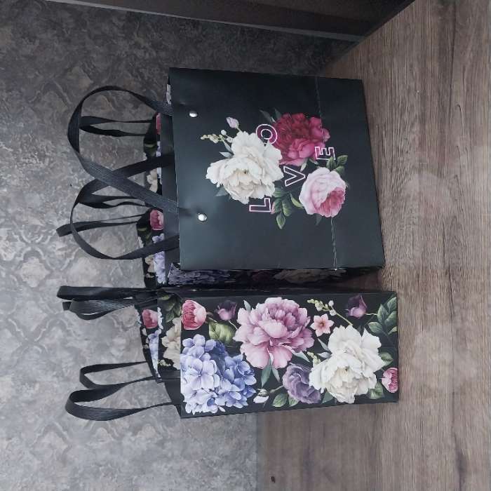 Фотография покупателя товара Пакет подарочный, упаковка, Love, 20×20×10 см - Фото 1