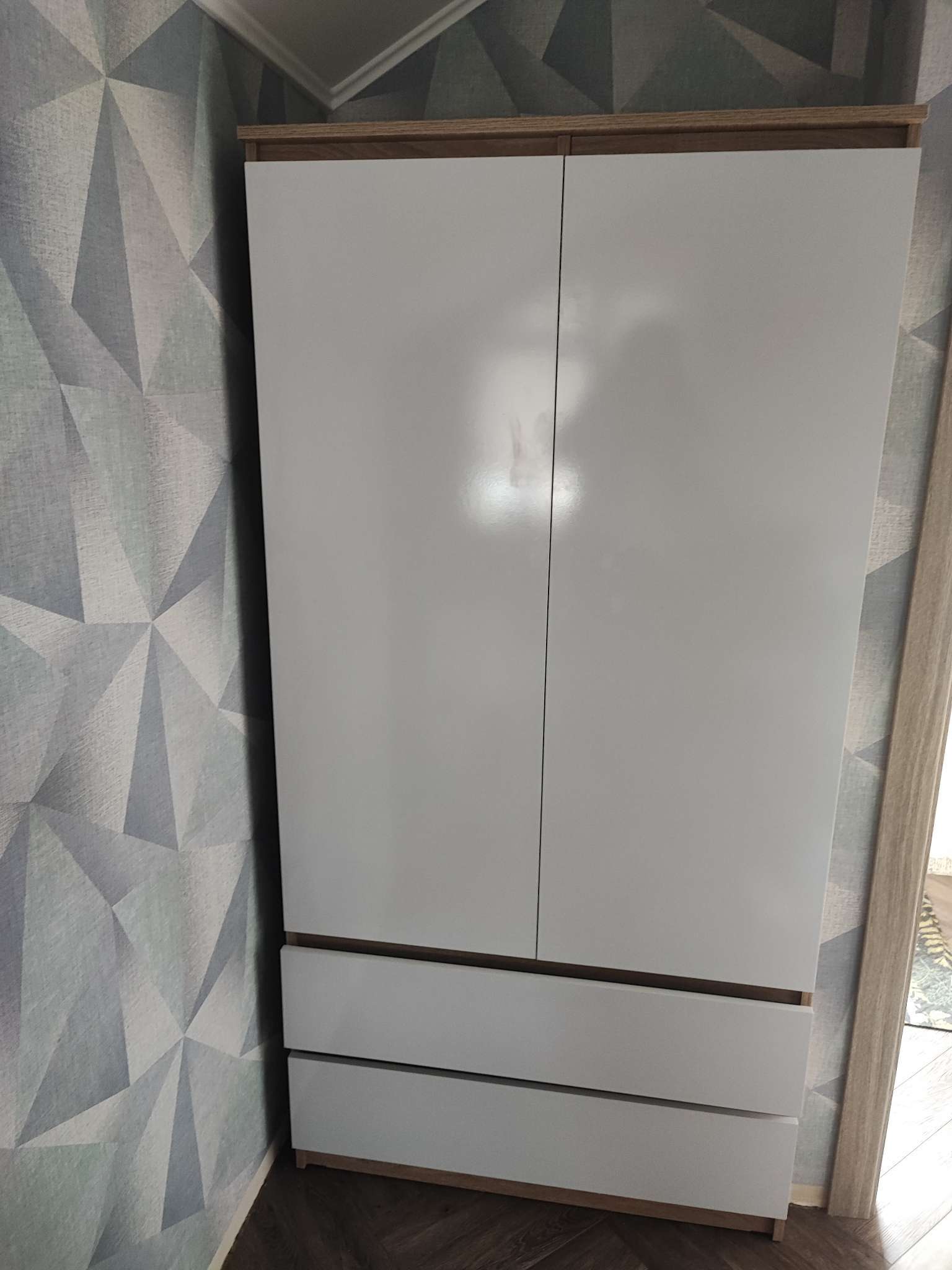 Фотография покупателя товара Шкаф двухстворчатый для одежды «Челси», с ящиками, 902×514×1796 мм, цвет белый глянец/дуб сонома - Фото 3