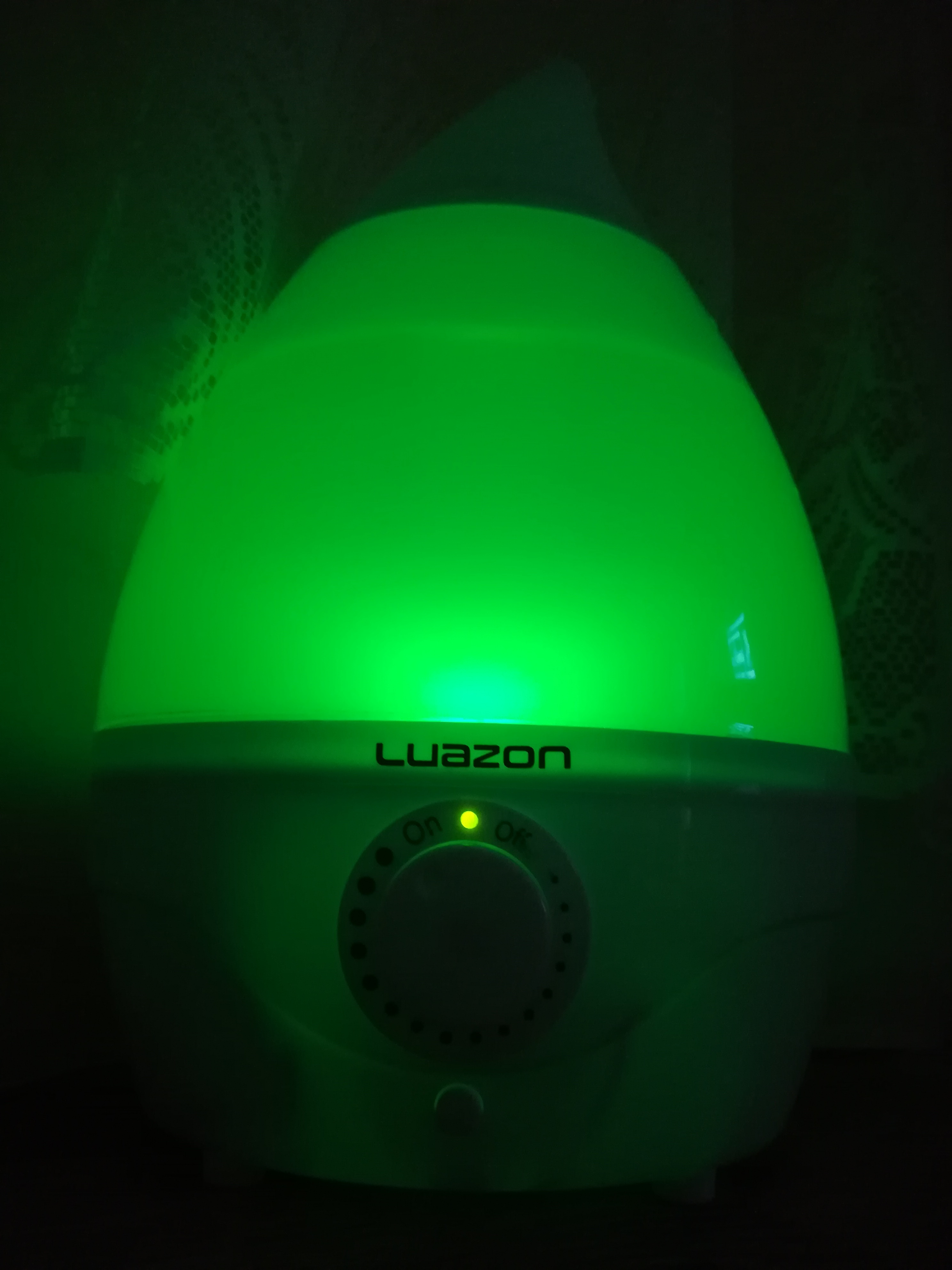 Фотография покупателя товара Увлажнитель воздуха Luazon LHU-04, ультразвуковой, 18 Вт, 2 л, 35 м2, белый - Фото 2