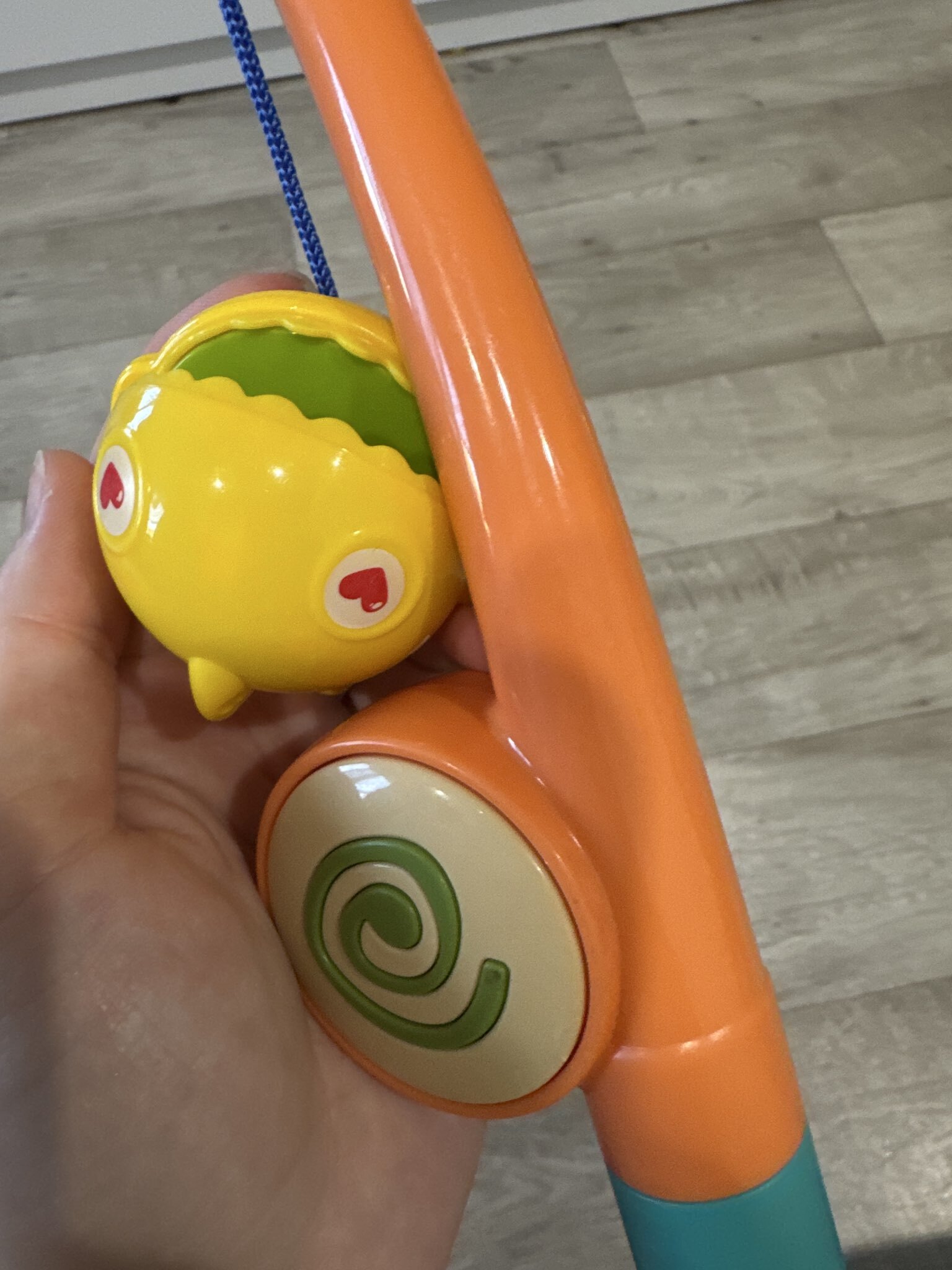 Фотография покупателя товара Магнитная рыбалка «Забавные рыбки», 6 рыбок, 2 удочки - Фото 2