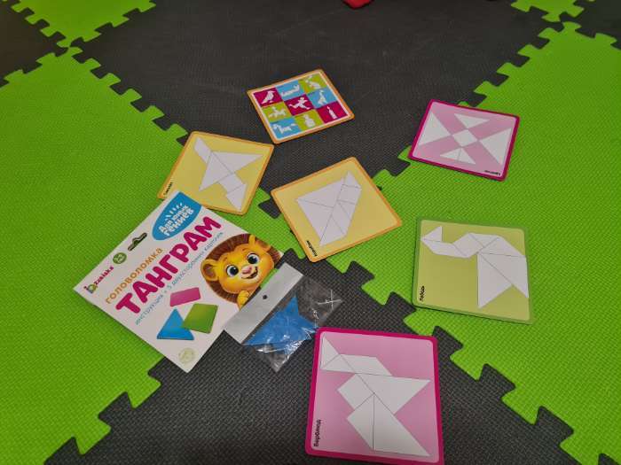 Фотография покупателя товара Головоломка «Танграм»: 5 карточек с 10 схемами, пластиковые детали, мозаика, по методике Монтессори - Фото 2