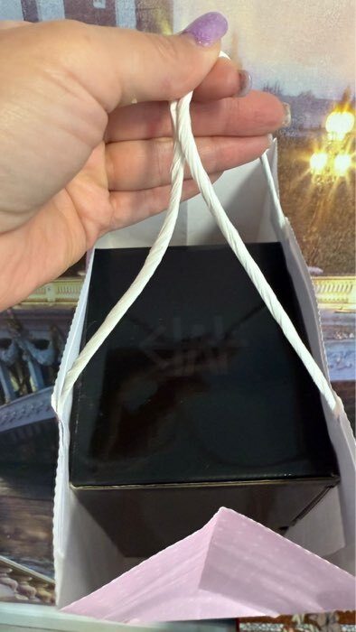 Фотография покупателя товара Пакет подарочный крафт «Праздник» 22×12×27 см - Фото 2