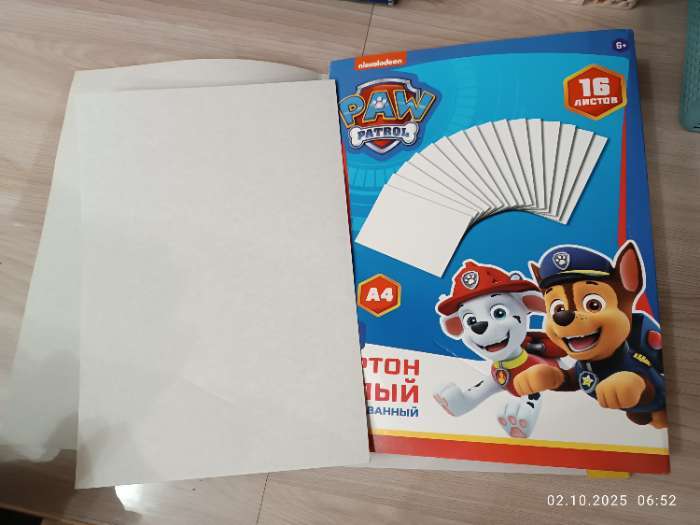 Фотография покупателя товара Картон белый, А4, 16 листов, немелованный, односторонний, в папке, 220, г/м², «Щенячий патруль» - Фото 1
