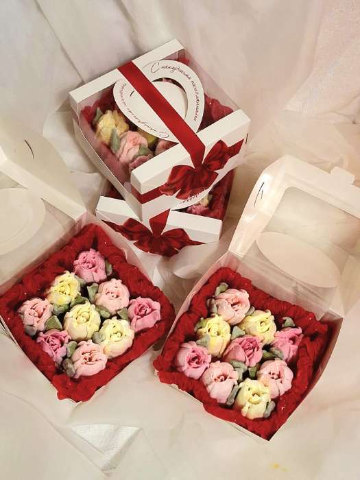 Фотография покупателя товара Коробка под бенто-торт с окном «Для тебя», 14×14×8 см - Фото 3