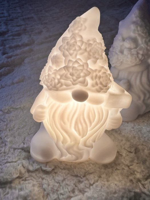 Фотография покупателя товара Фигурка светящаяся RISALUX «Гном», LED-ночник, 2 Вт, LR44, белый, 4.5×5.5×9 см - Фото 1