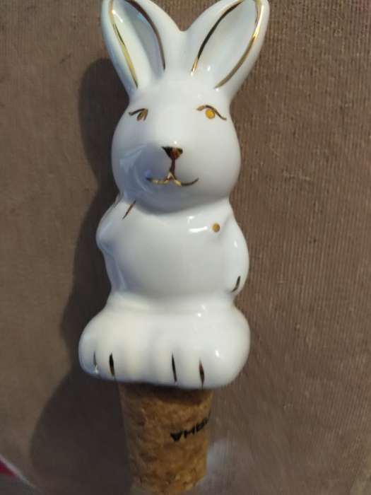 Фотография покупателя товара Пробка для бутылки Доляна «Зайка», 3.5×10.5 см, доломит, белая - Фото 1