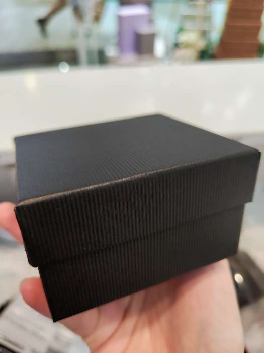 Фотография покупателя товара Коробочка подарочная для часов, 9×8.5×5 см, вставка чёрная, чёрная - Фото 1